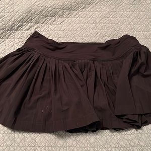 women’s Lululemon tennis skirt